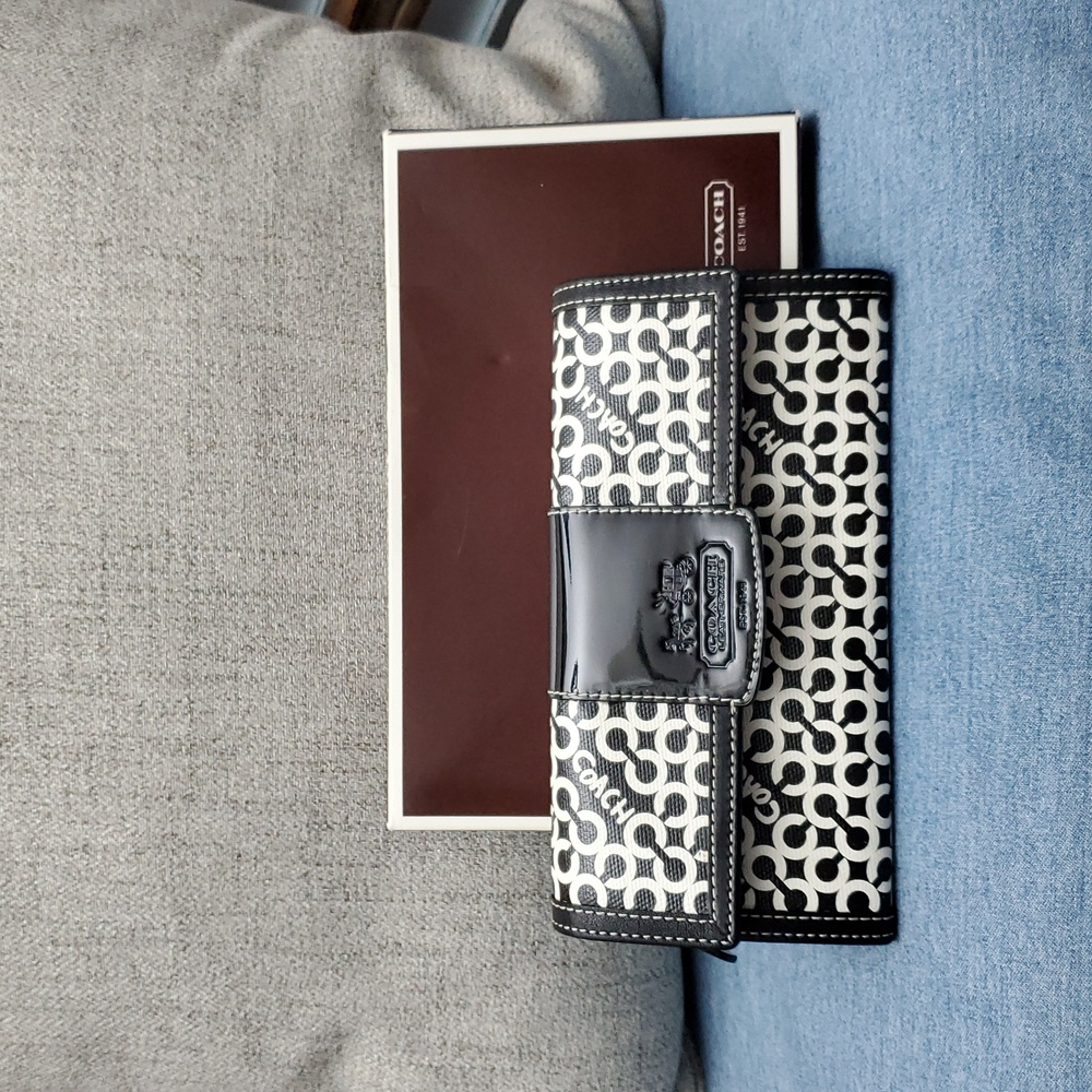 NWOT Coach Penelope Black and White Monogram Op Art Wallet - Picture 2 of 16